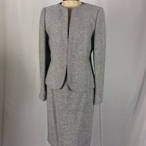 Louis Feraud Size 6 Black and White PatternedSkirt Suit